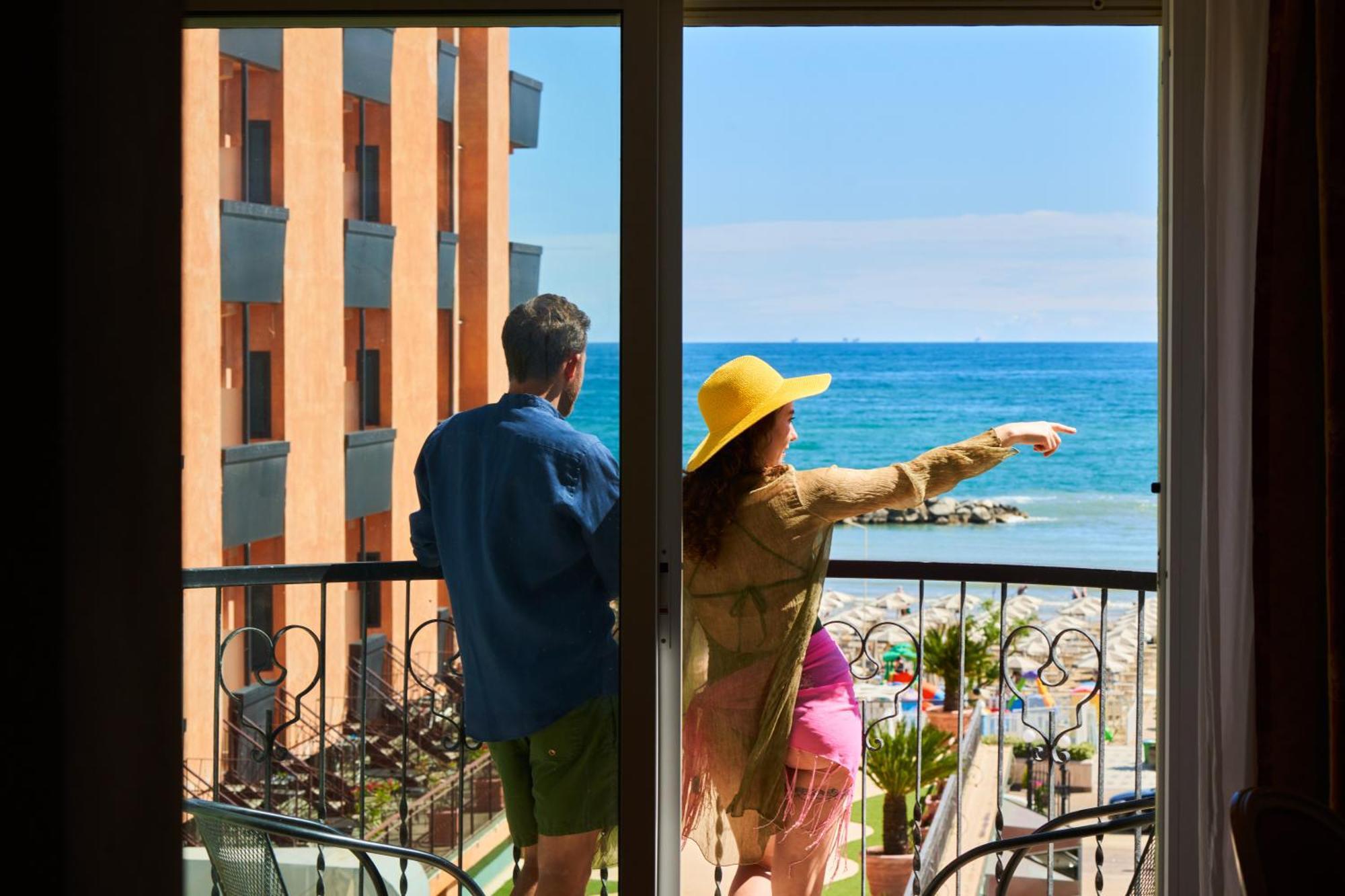 Hotel Bristol Bellaria-Igea Marina Exterior foto