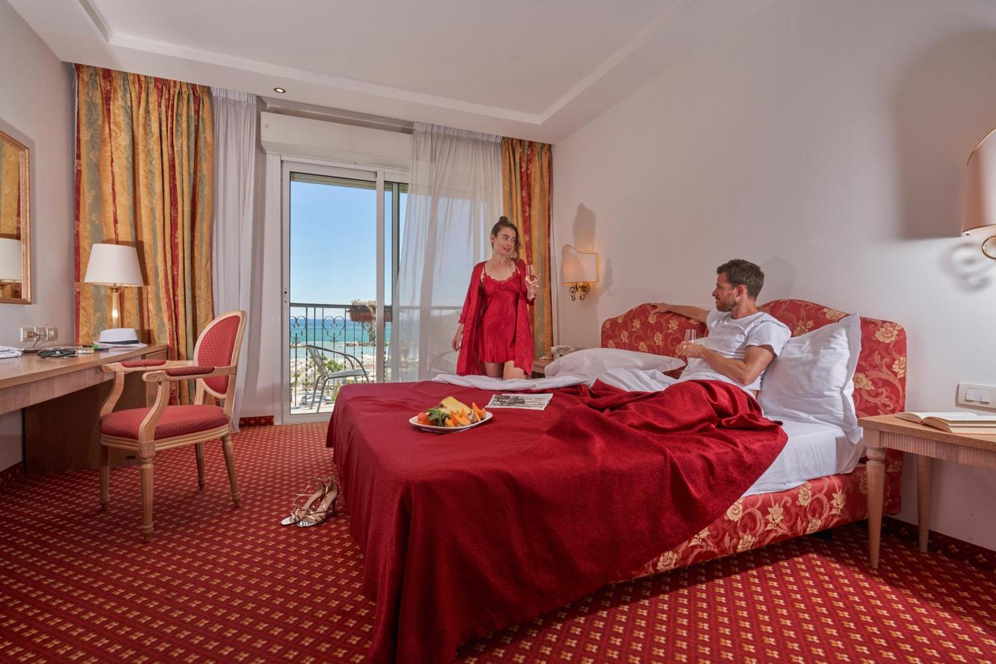 Hotel Bristol Bellaria-Igea Marina Exterior foto