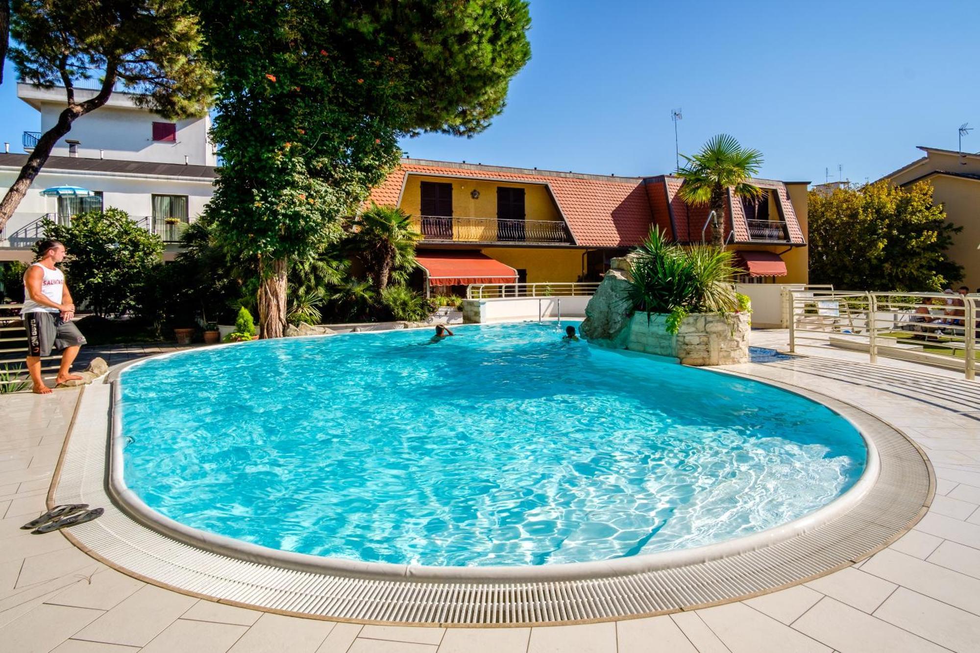 Hotel Bristol Bellaria-Igea Marina Exterior foto